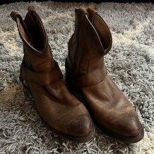 Frye ‘Wyatt’ booties